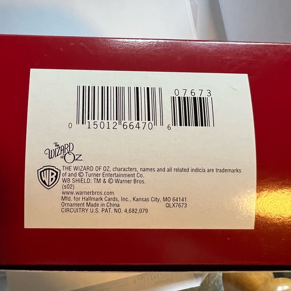 Hallmark Wizard of Oz. Horse of a different color. - Picture 3 of 11